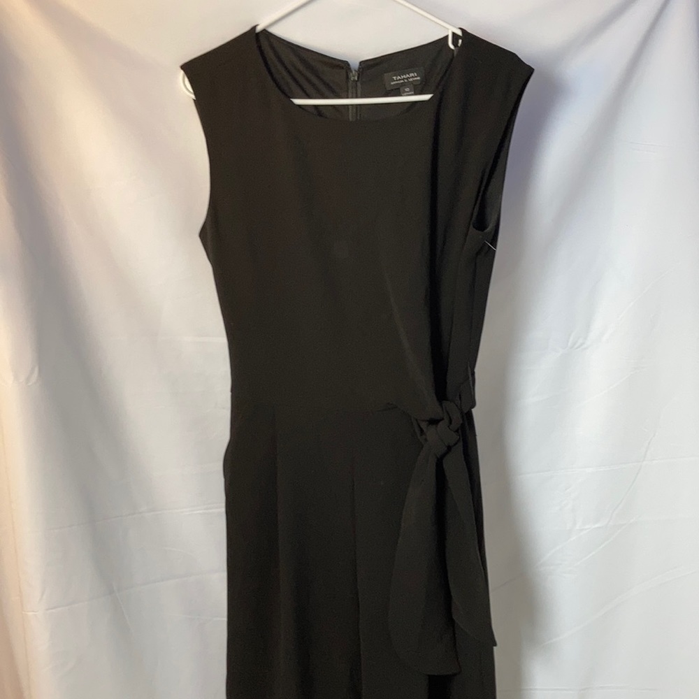 NWOT Tahari jumpsuit size 10.